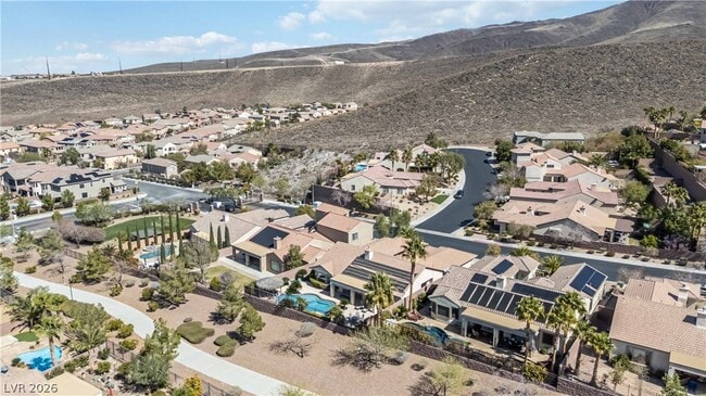 Building Photo - 2665 Chateau Clermont St