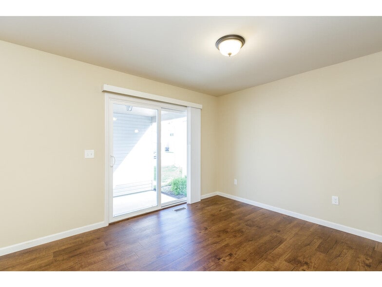 Building Photo - 810 Waler Dr