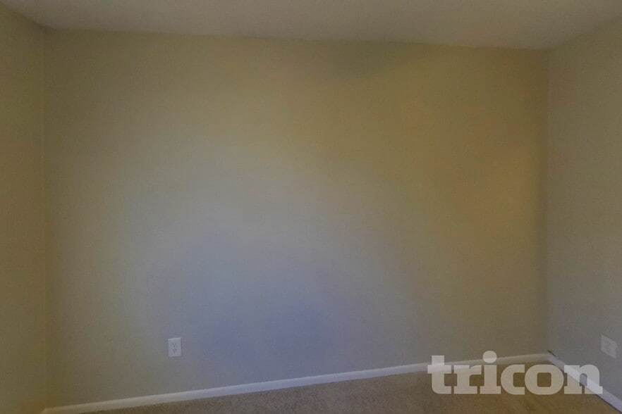 Building Photo - 2286 Farnsworth Dr