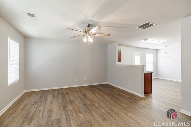 Building Photo - 157 Brockett Dr