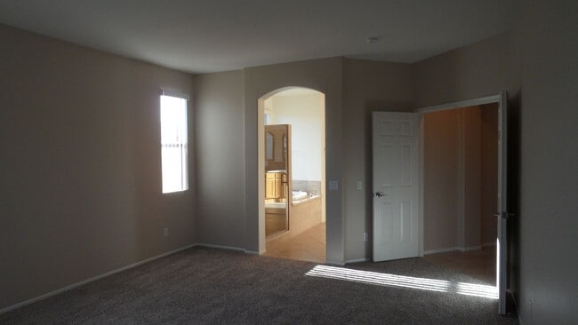 Building Photo - Single Story 4 BR 2.5 BA  Home On Cul-de-sac With 3 Car Attached Garage