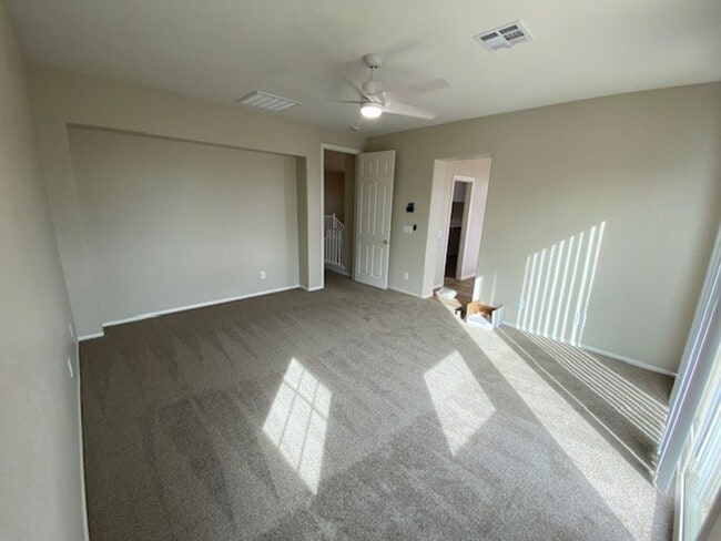 Building Photo - 10509 Foggy Glen Ave