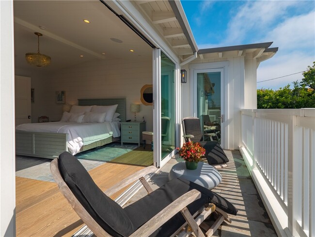 Building Photo - 3403 Laurel Ave