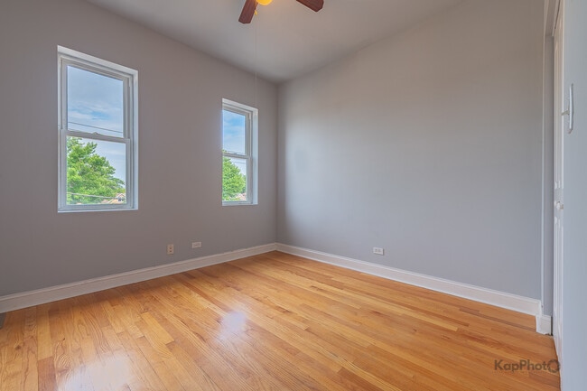 Building Photo - 3607 W 53rd St