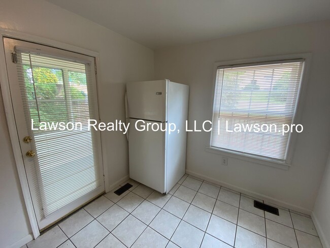 Building Photo - Two Bedroom Home In Salem with Spacious Ya...