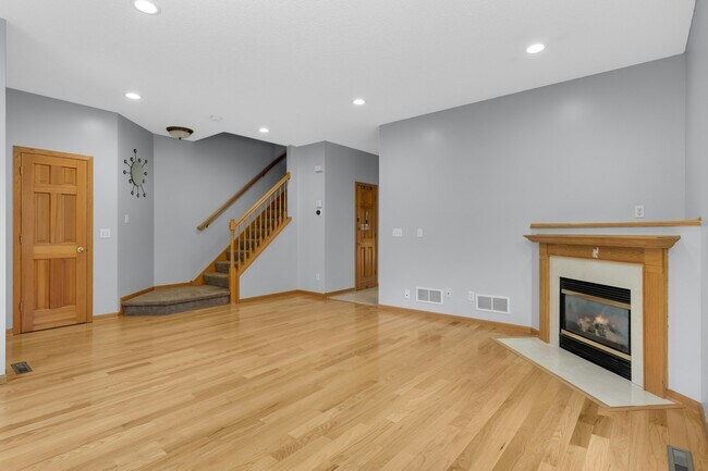 Building Photo - A9771 Gable Dr