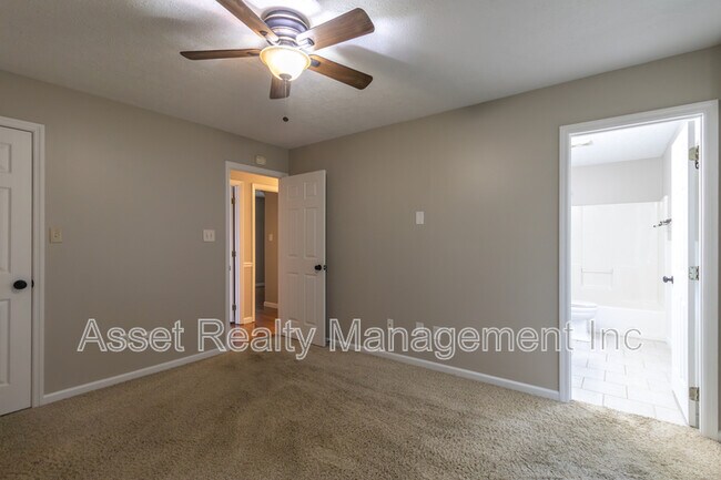 Building Photo - 6121 Bill Murray Ln