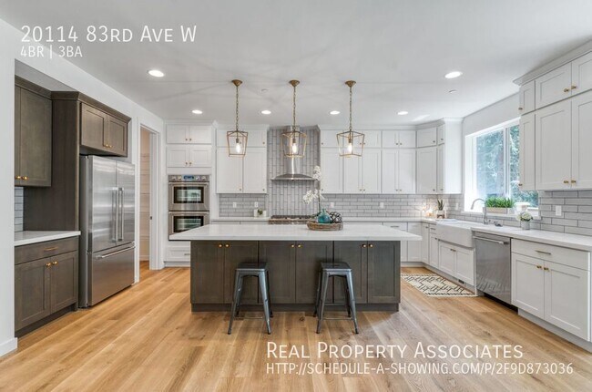 Building Photo - Edmonds Home