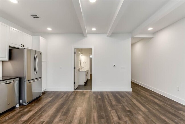 Building Photo - 4704 Sunset Trail