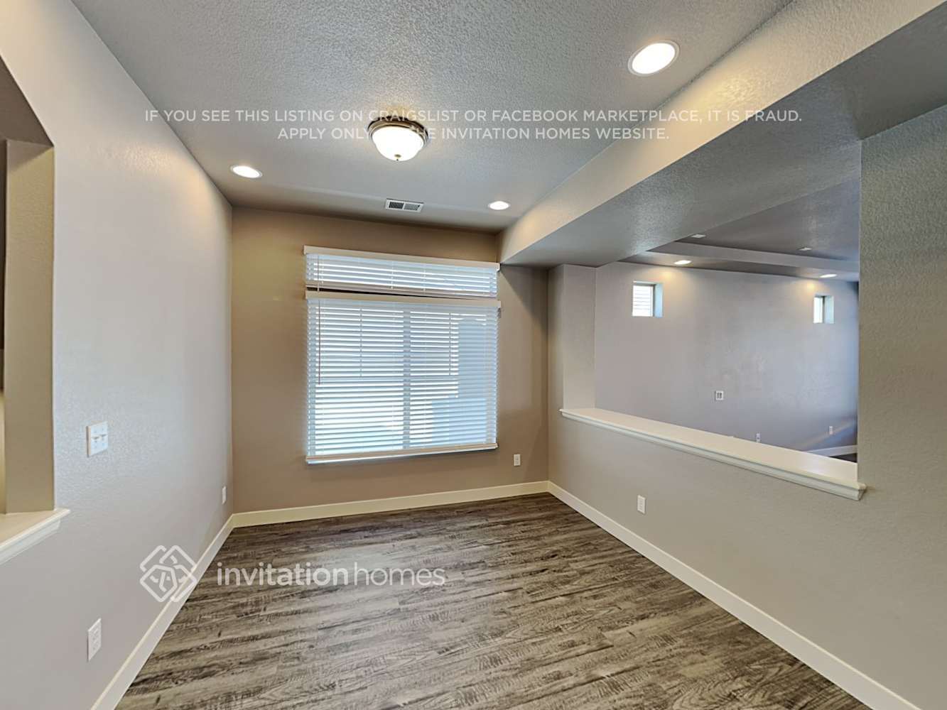 Building Photo - 9234 Castle Oaks Dr