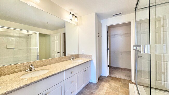 Building Photo - 520 Lunalilo Home Rd