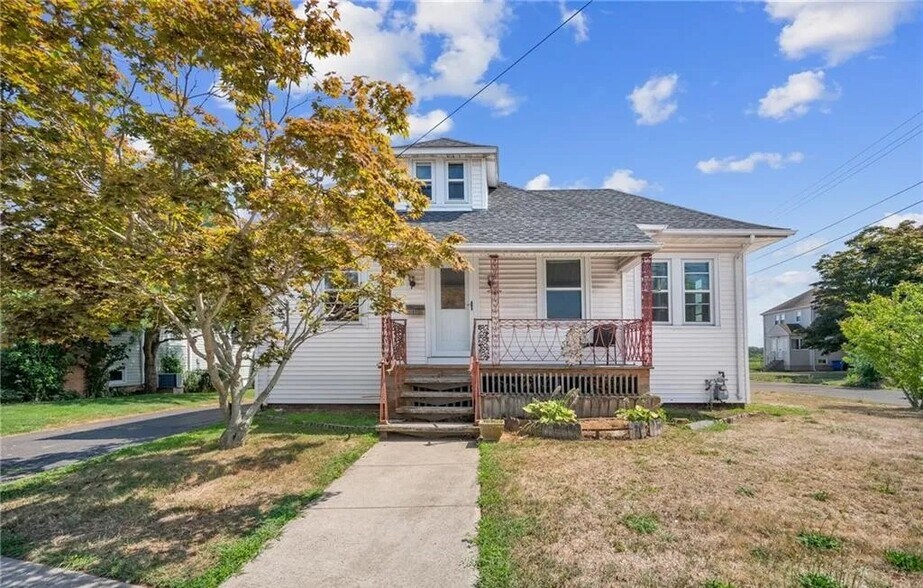 Primary Photo - 11 Townsend Ave