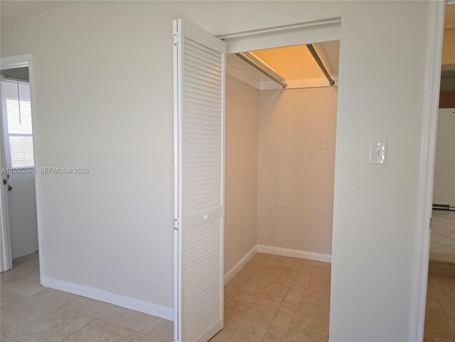 Building Photo - 1723 Thomas St