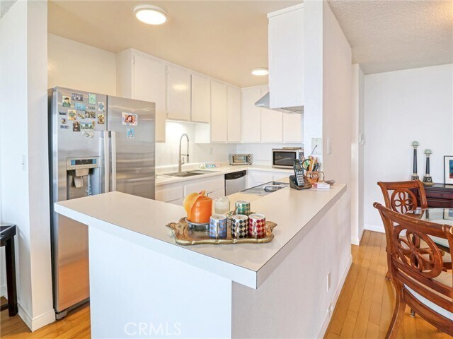 Building Photo - 6542 Ocean Crest Dr