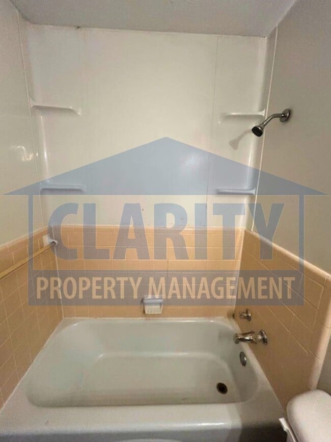 Building Photo - 1705 Clemmer St NE