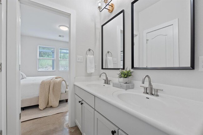 Building Photo - 6224 Aviara Dr