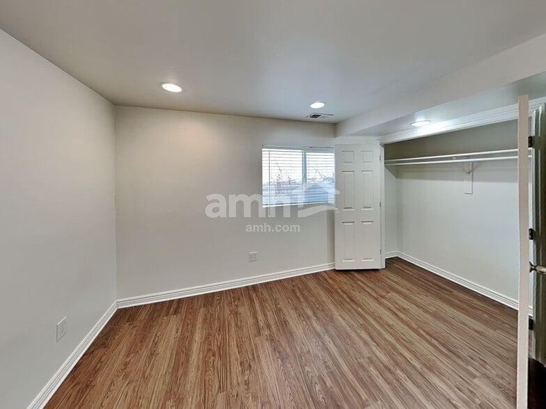 Building Photo - 5739 Impressions Dr