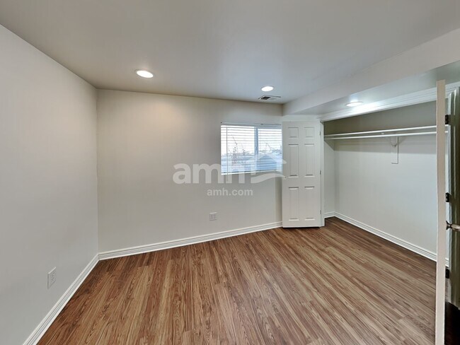 Building Photo - 5739 Impressions Dr