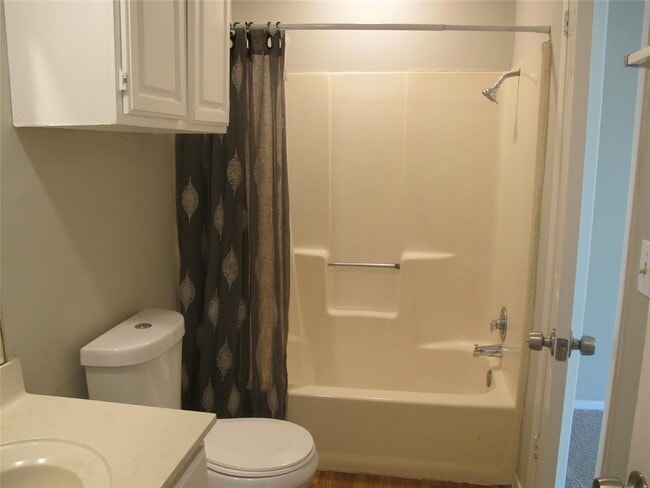 Building Photo - 509 Algerita Dr