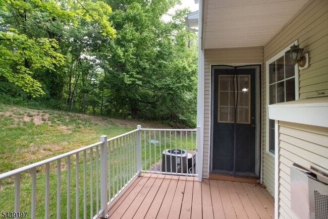 Building Photo - 106 Wallace Ct