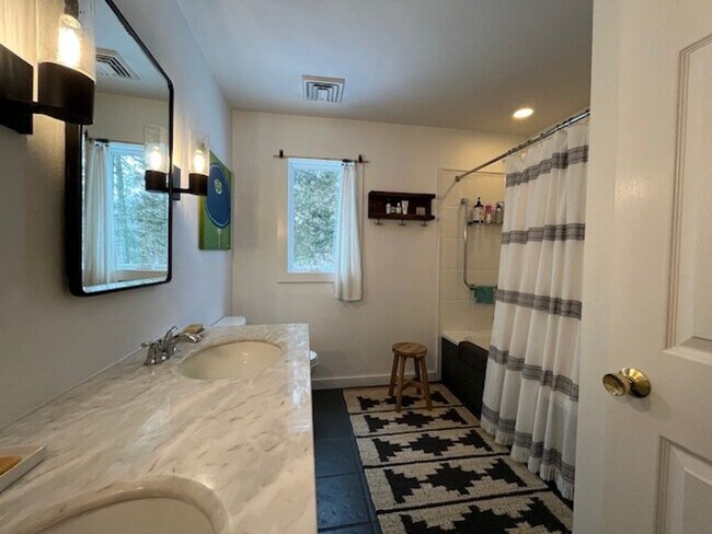 Building Photo - 296 Brick School Rd