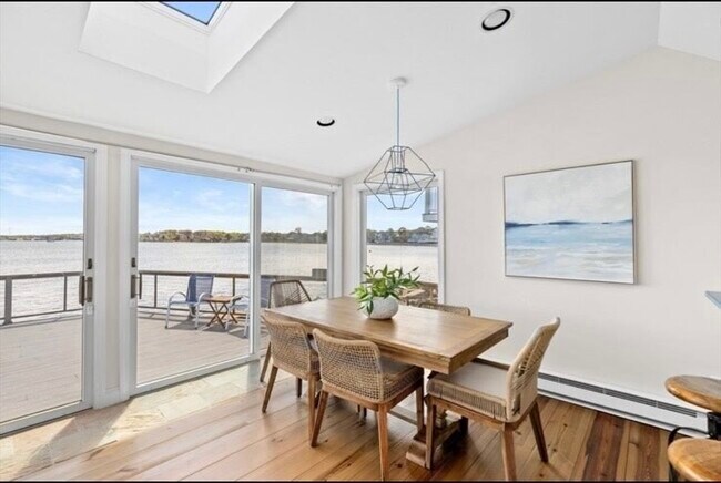 Building Photo - 30 Lighthouse Rd