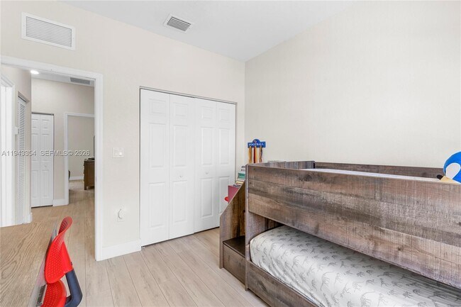 Building Photo - 10653 W 32nd Ln