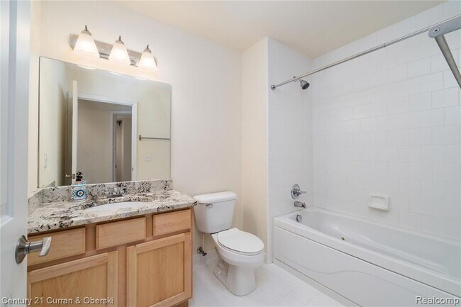 Building Photo - 50529 Beechwood Ct