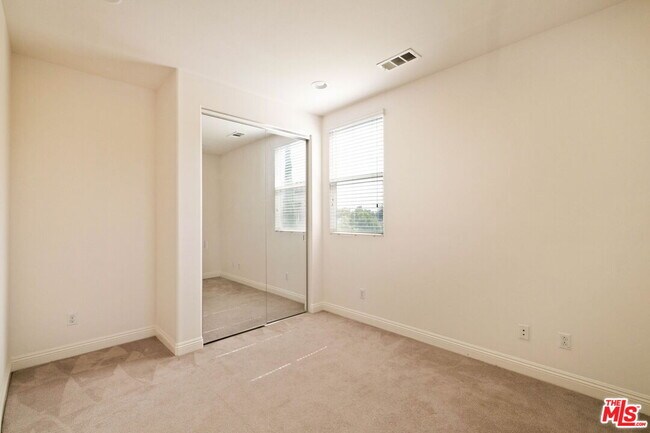 Building Photo - 5929 Spelthorne Ln