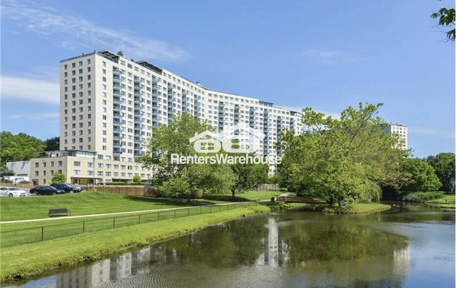 Building Photo - 10500 Rockville Pike