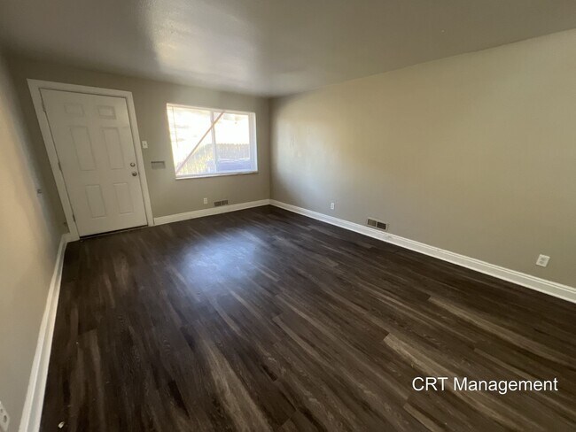 Building Photo - Freshly Updated 3-Bedroom, 1-Bathroom