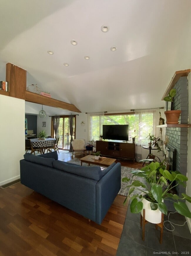 Building Photo - 106 Injun Hollow Rd