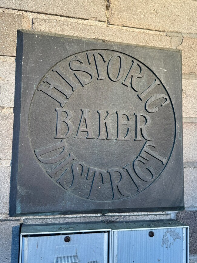Building Photo - 108 W Byers Pl