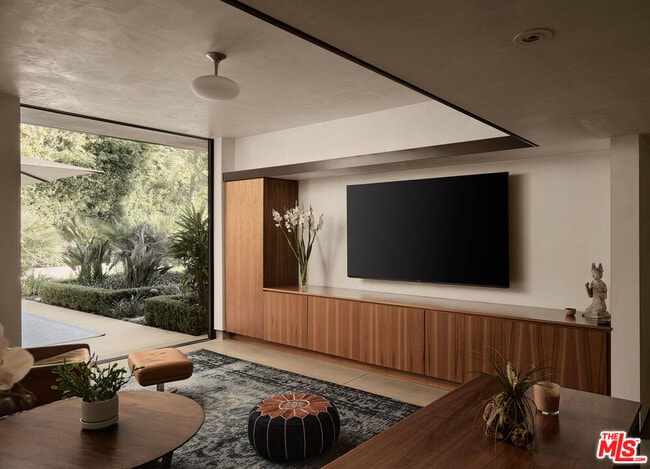 Building Photo - 2496 Mandeville Canyon Rd