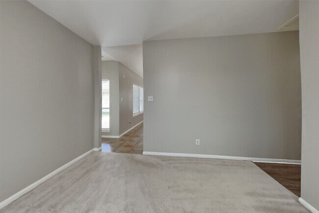 Building Photo - 2922 Maple Bend Dr