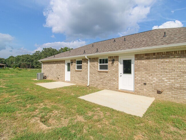 Building Photo - 19825 Shady Acres Cir