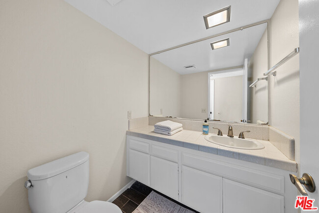Building Photo - 780 Carriage Cir