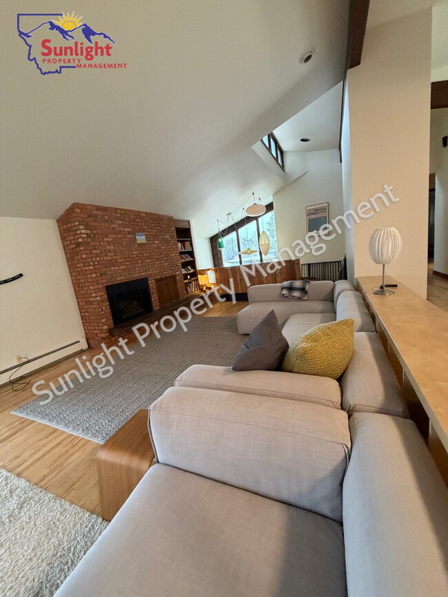 Building Photo - Beautifully Remodeled Home Nestled in the Billings Rims