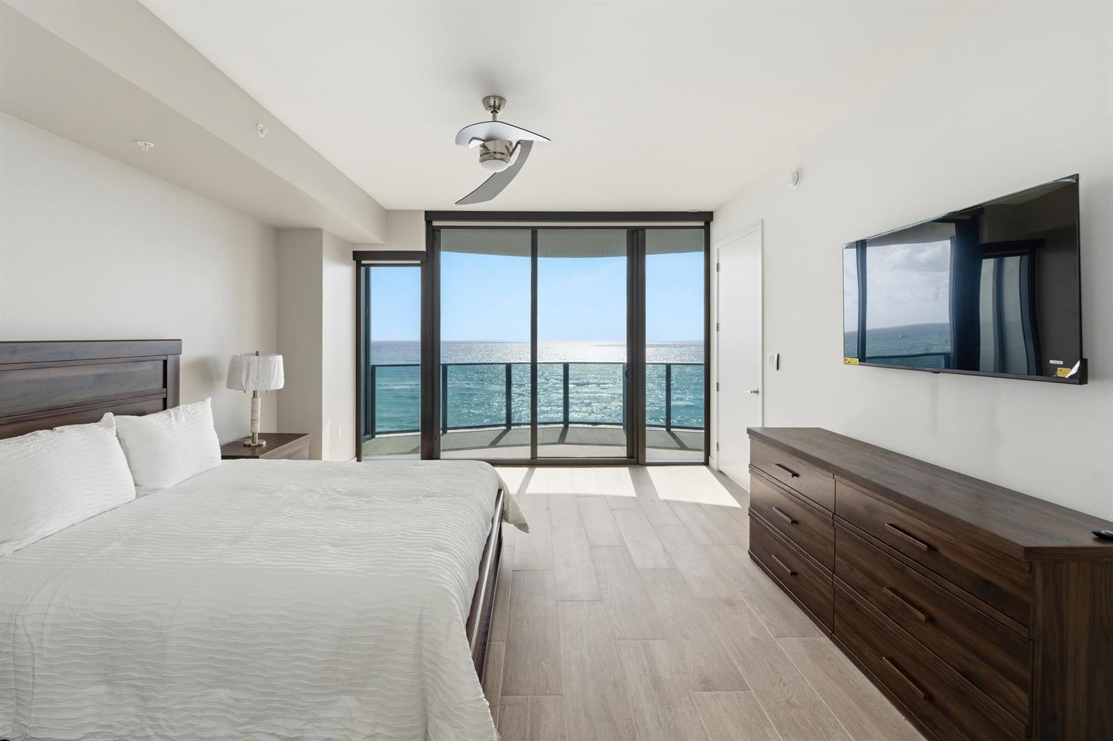 Building Photo - 900 N Ocean Blvd