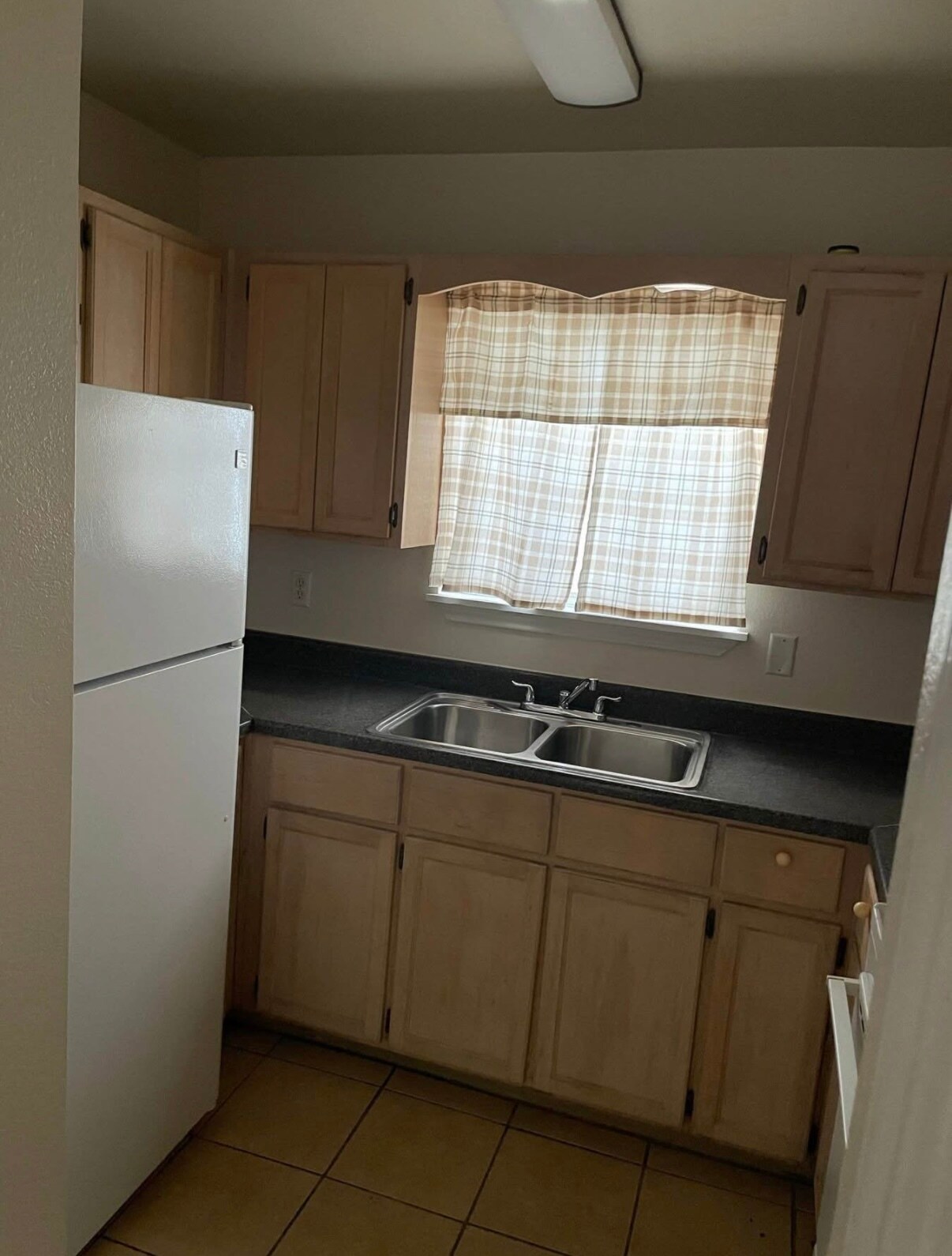 Kitchen - 105 Alyssa Dr