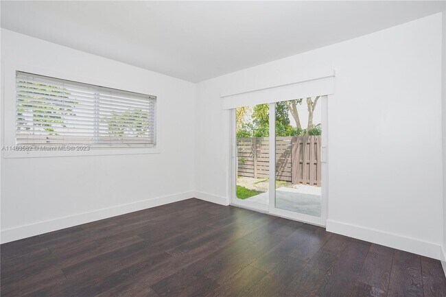 Building Photo - 3340 NE 13th Ave