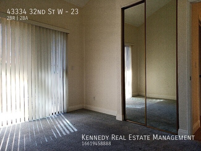 Building Photo - Spacious Single Story Condo in Gated Commu...