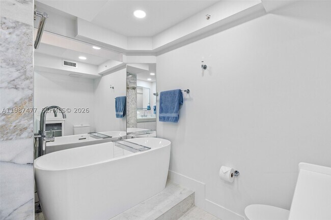Building Photo - 400 N Flagler Dr