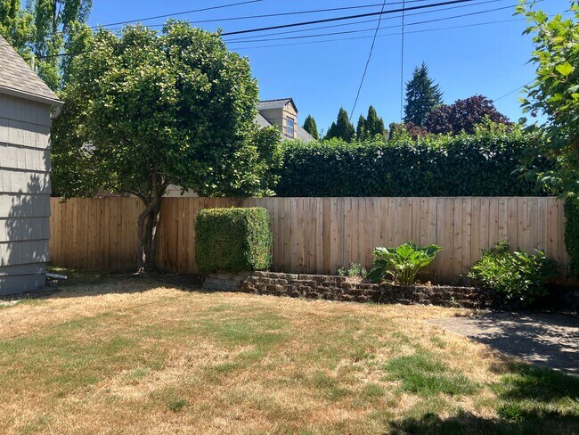 Building Photo - Half off first full month's rent! Charming...