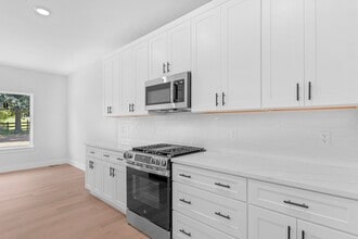 Building Photo - Brand new home for lease in east Springfield