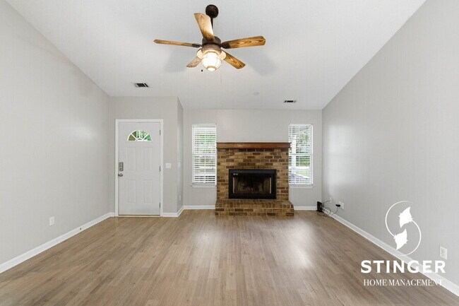 Building Photo - 12 Robin Way