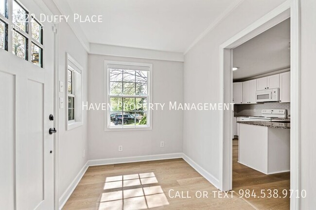 Building Photo - 1222 Duffy Pl