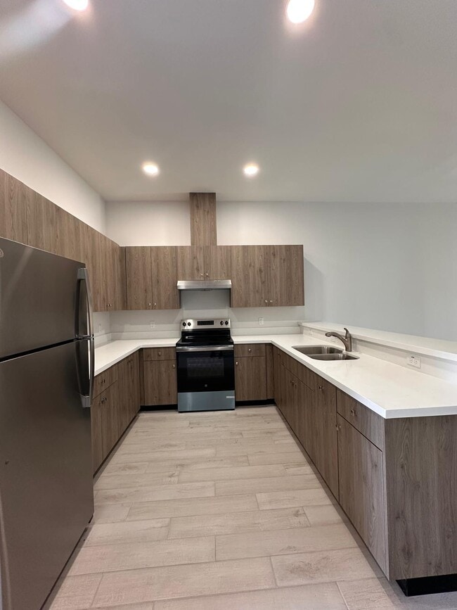 Building Photo - 1001 Julia St