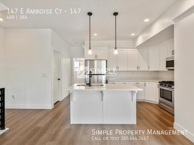 Building Photo - 147 E Amboise Ct