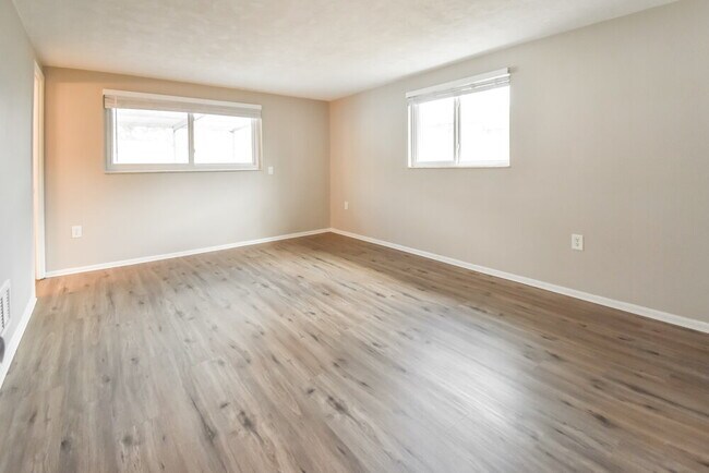 Building Photo - 5633 Mirada Dr